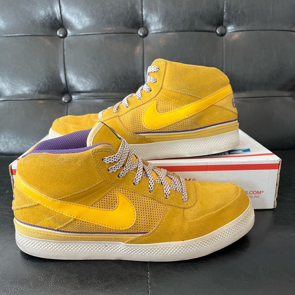 Nike 6.0 Mid Yellow Purple Suede Skate Shoes